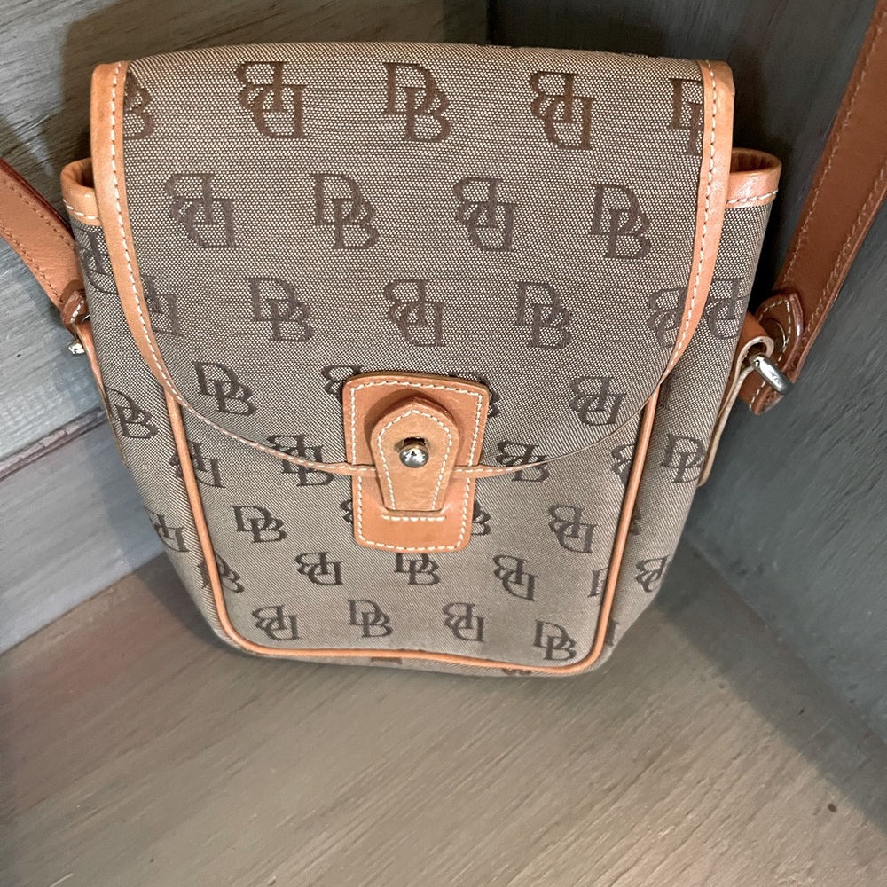Dooney and Bourke signature bag